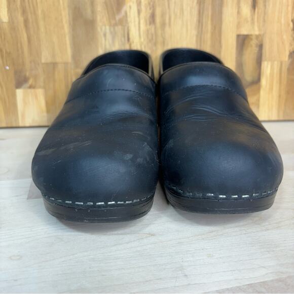 Dansko Black Matte Leather Professional Clog 40 - Picture 3 of 10